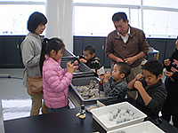 「模様」が良い石を選んで磨きます。