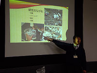 大まかな研究の流れをお話ししています。