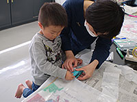 恐竜ふれあい教室「親子で恐竜だこをつくろう！」のイメージ