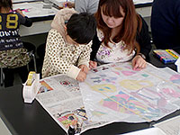 竹のぼうをテープでとめて、できあがり。