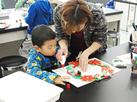 恐竜ふれあい教室「親子で恐竜クリスマスリースをつくろう！」のイメージ