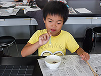 トクサの汁から、シャボン玉が見事できました。