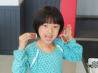 恐竜の骨の断面の画像をプレートにしてプレゼントです。