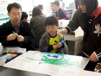 恐竜ふれあい教室「親子で恐竜だこをつくろう！」のイメージ