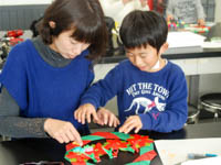 恐竜ふれあい教室「親子で恐竜クリスマスリースをつくろう！」のイメージ