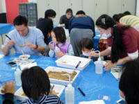 恐竜ふれあい教室「宝探し！金色の鉱物をさがそう！」のイメージ