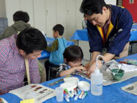 恐竜ふれあい教室「親子で化石のレプリカをつくろう！」のイメージ