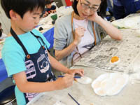 恐竜ふれあい教室「親子で化石のレプリカをつくろう！」のイメージ