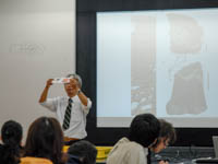 博物館自然教室「恐竜の骨を切ってみた ～骨からわかる恐竜の成長～」のイメージ