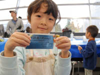 ラベルと標本ビンと一緒に持ち帰ります。