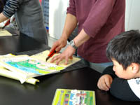 お父さんに、うまくパズルにしてもらいます。