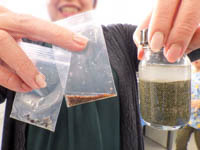 ガーネットとムーンストーンが取れたようです。