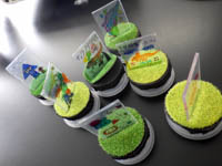 中にいれる恐竜の絵はみなさんにかいてもらいました。