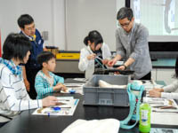 骨の長さを測ったり形を調べたりします。