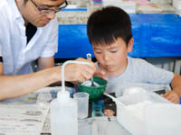 恐竜ふれあい教室「親子で化石のレプリカをつくろう！」のイメージ