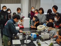 テラリウムのつくり方のお話をしています