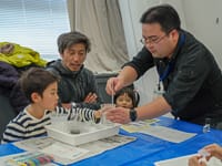 つくり方のせつめいをしています