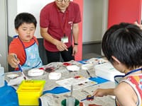 恐竜ふれあい教室「親子で化石のレプリカをつくろう！」のイメージ
