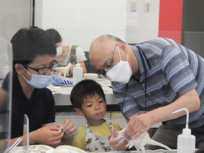 子ども工作教室「親子で恐竜模型をつくろう!」のイメージ