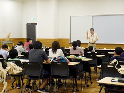 博物館自然教室「骨のかけらから動物の正体を探ろう」のイメージ