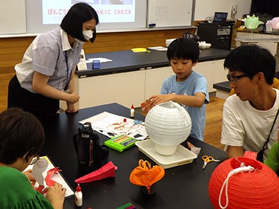 子ども工作教室「光る！恐竜ちょうちんをつくろう！」のイメージ