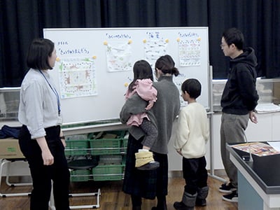 子ども工作教室「ゴムはんこで恐竜ハンカチをつくろう！」のイメージ