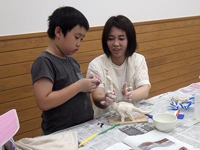 子ども工作教室「親子で恐竜模型をつくろう！」のイメージ