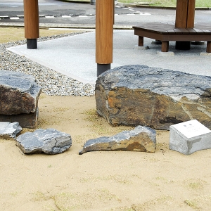 「ティラノガーデン」の岩石、砂岩