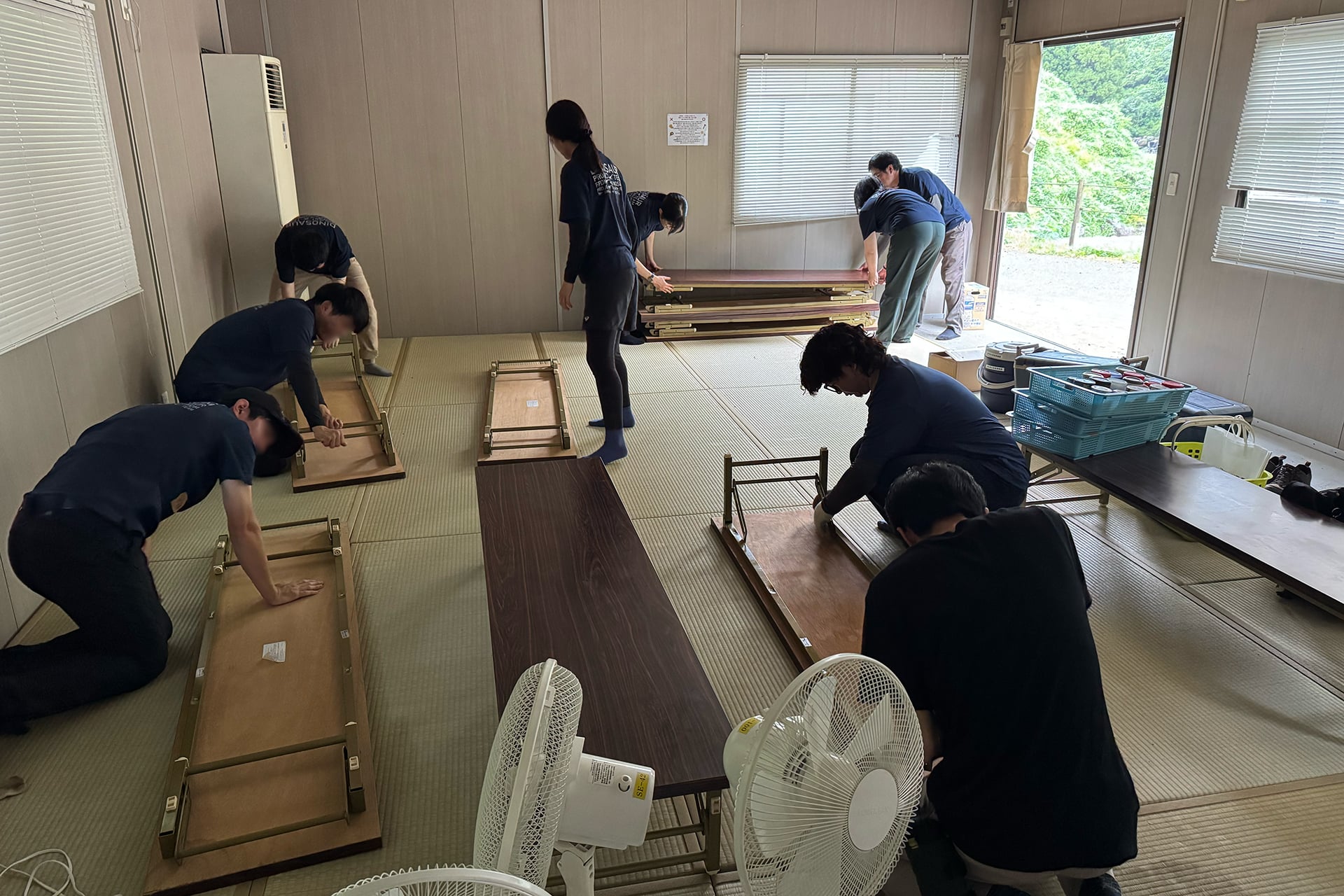 現場事務所もきれいに片付けを