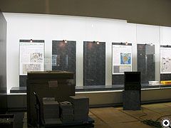 特別展示室の設営風景20080704_2（クリックで拡大）